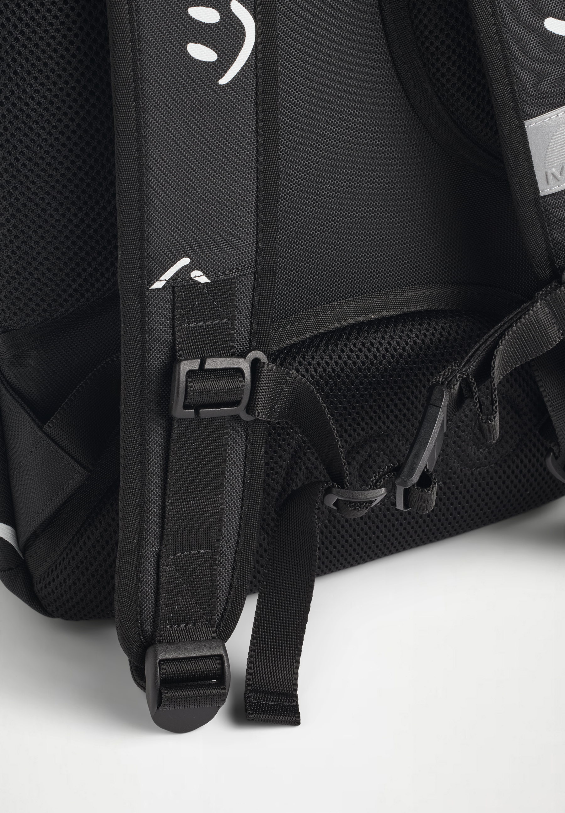 Backpack Mates Happy White