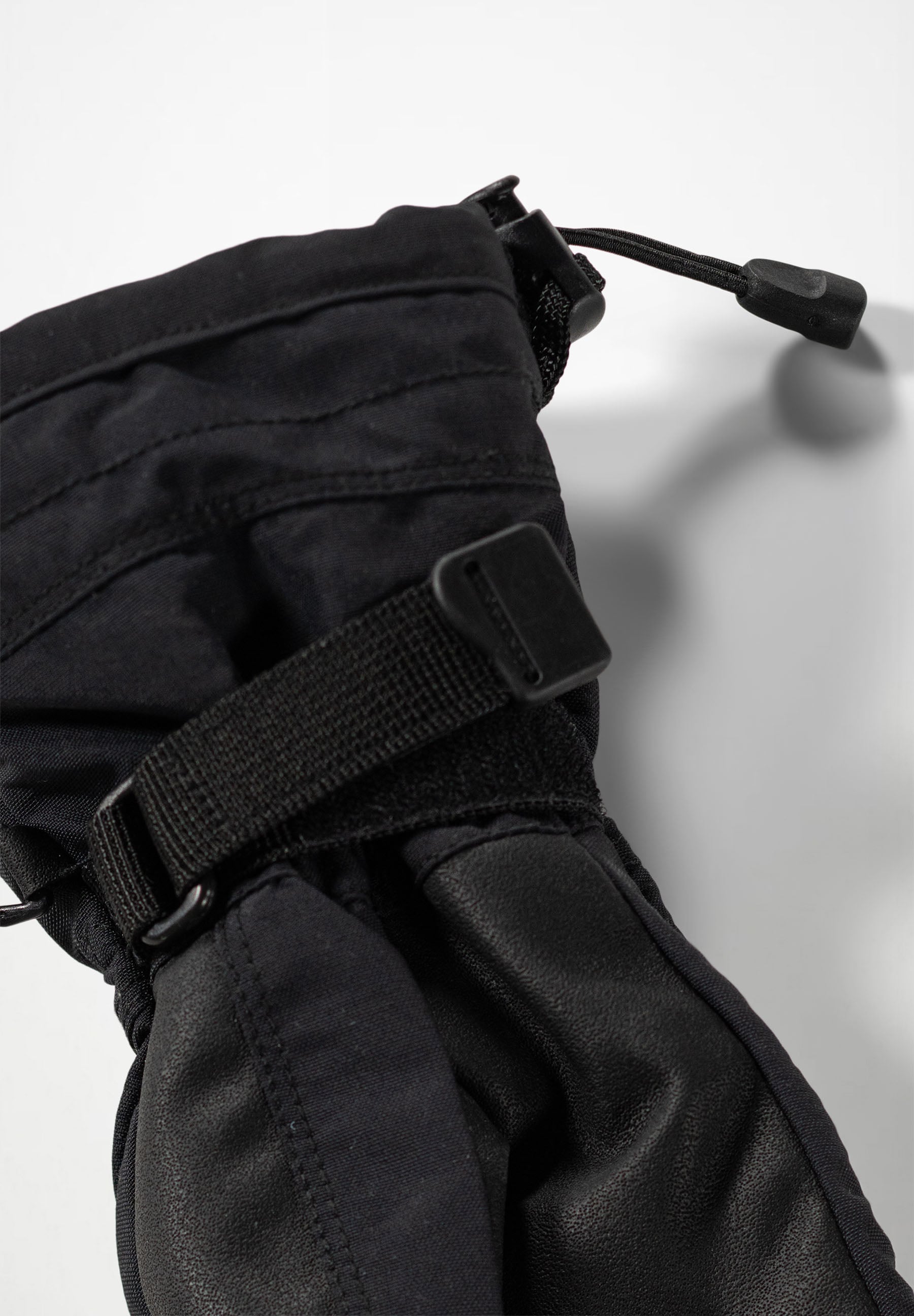 Mackenzie Pro Black