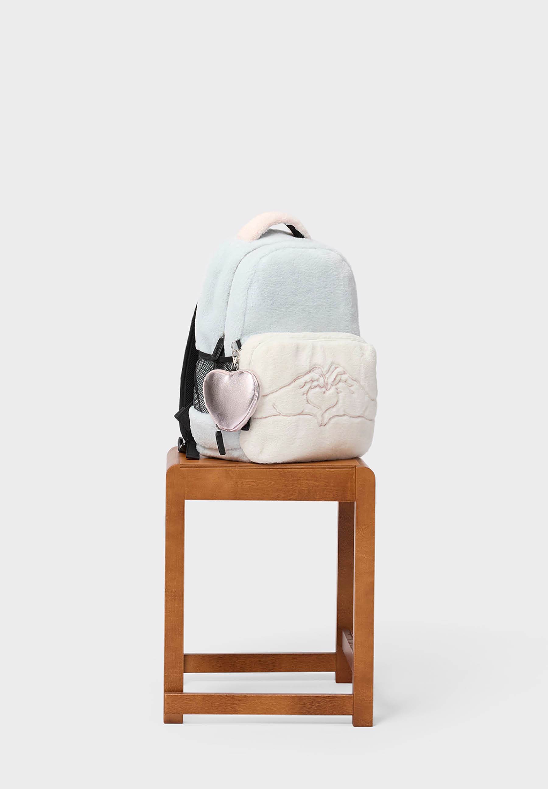 Backpack Mates Fluffy Colours