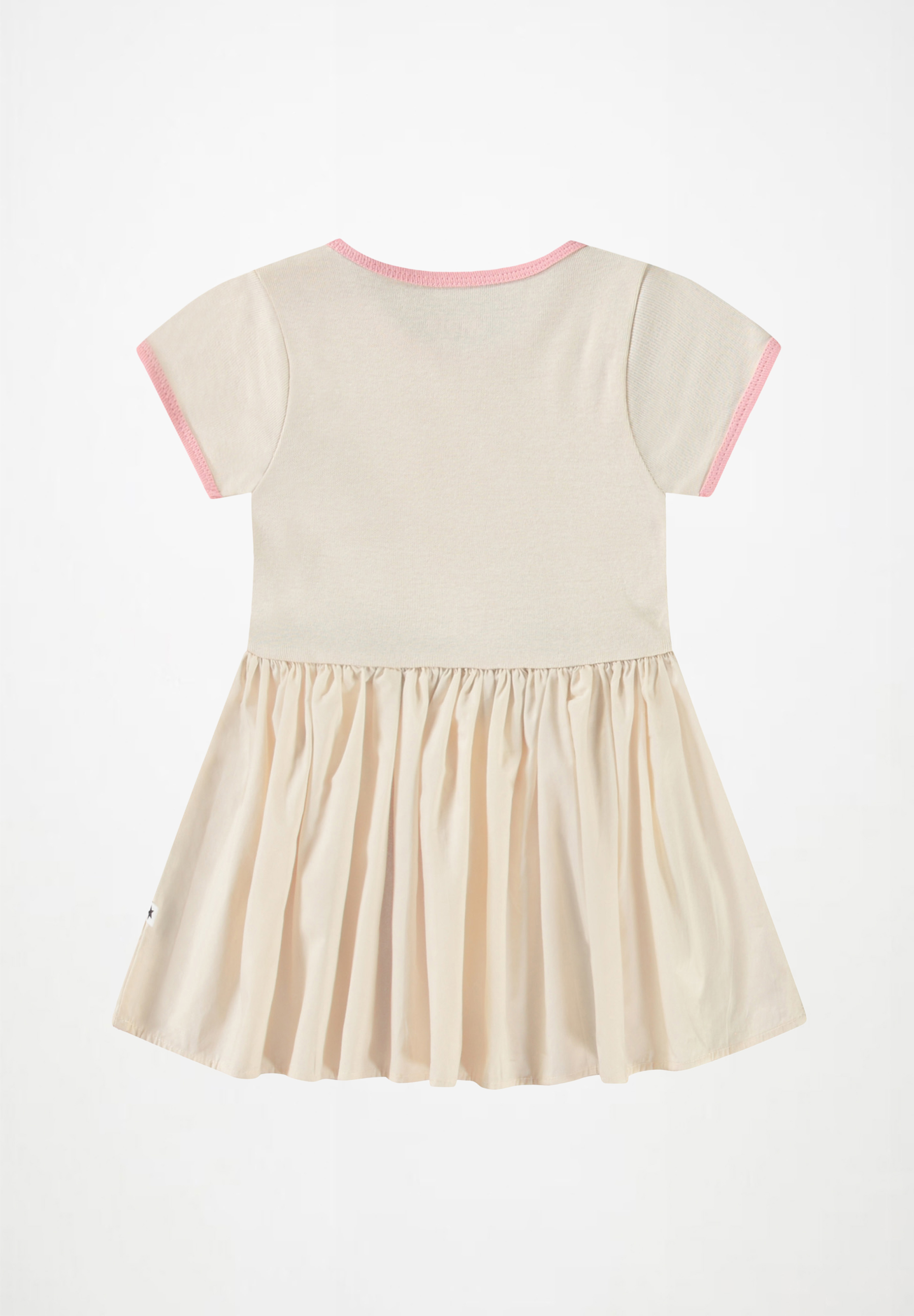 Carinelly We Love Nature