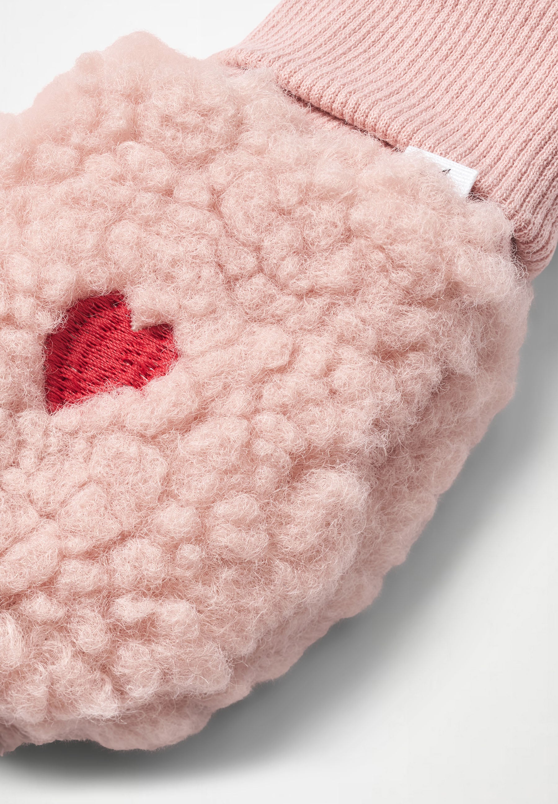 Ufo Red Hearts Soft