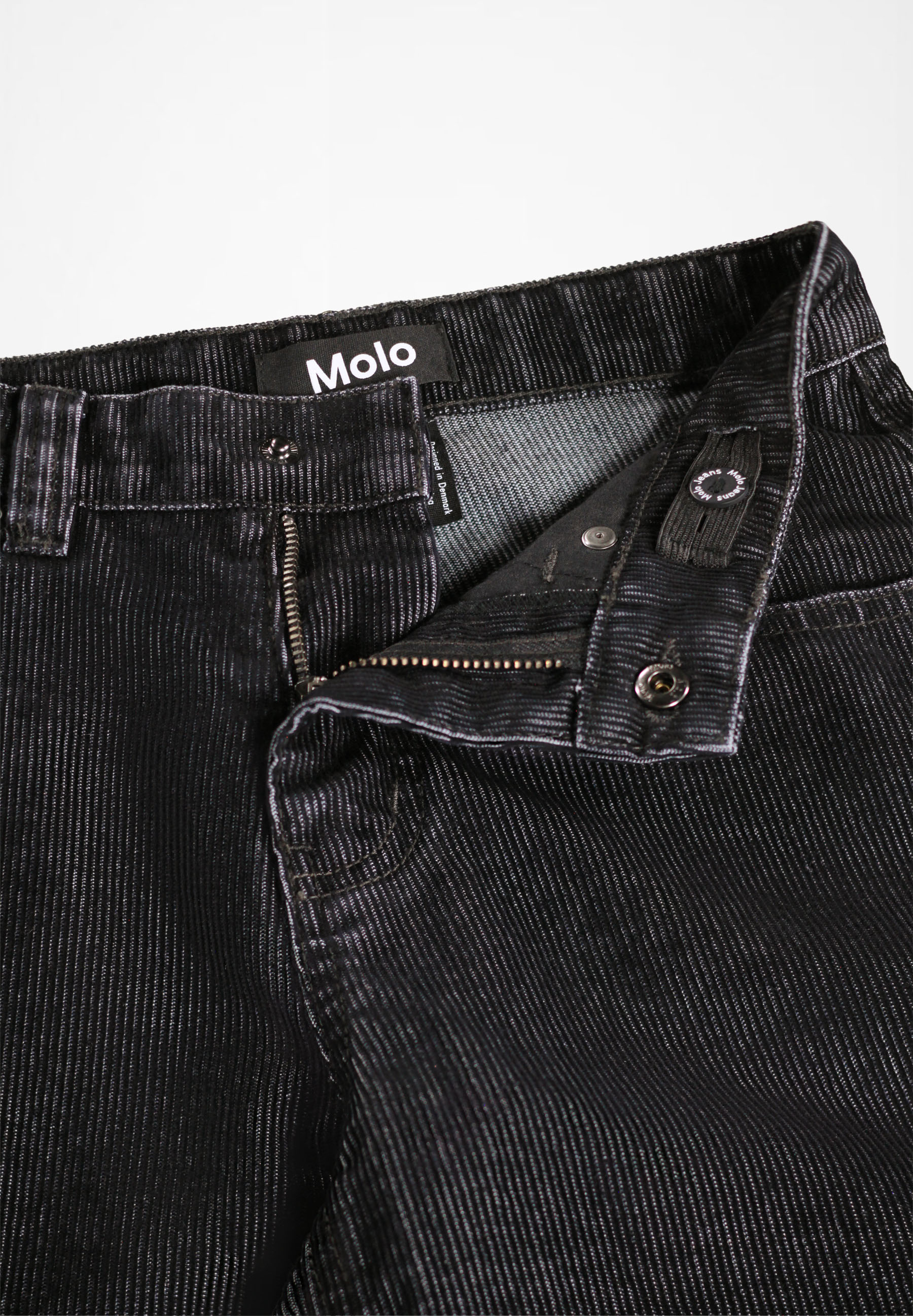 Aska Washed Black