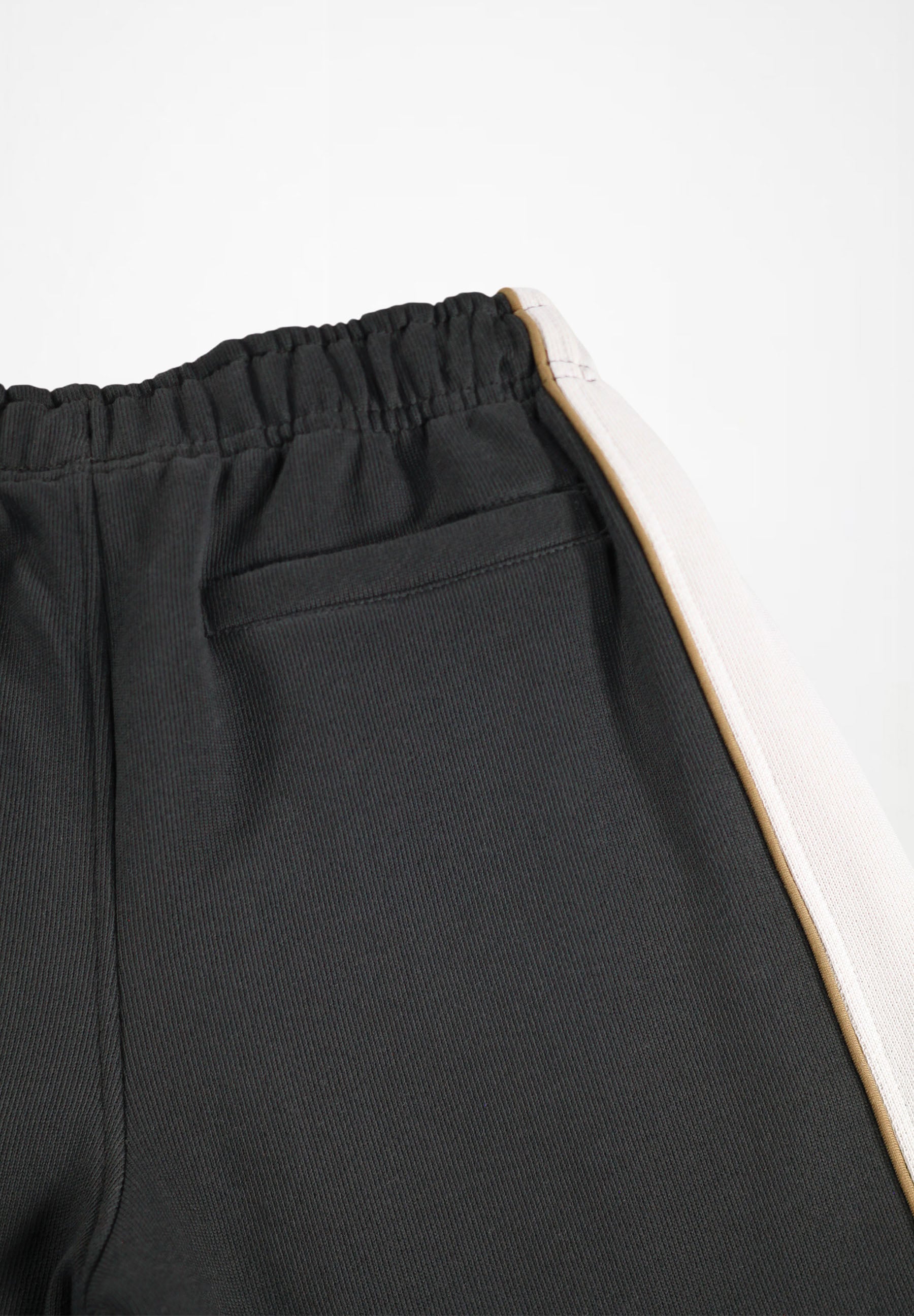 Ader Pirate Black