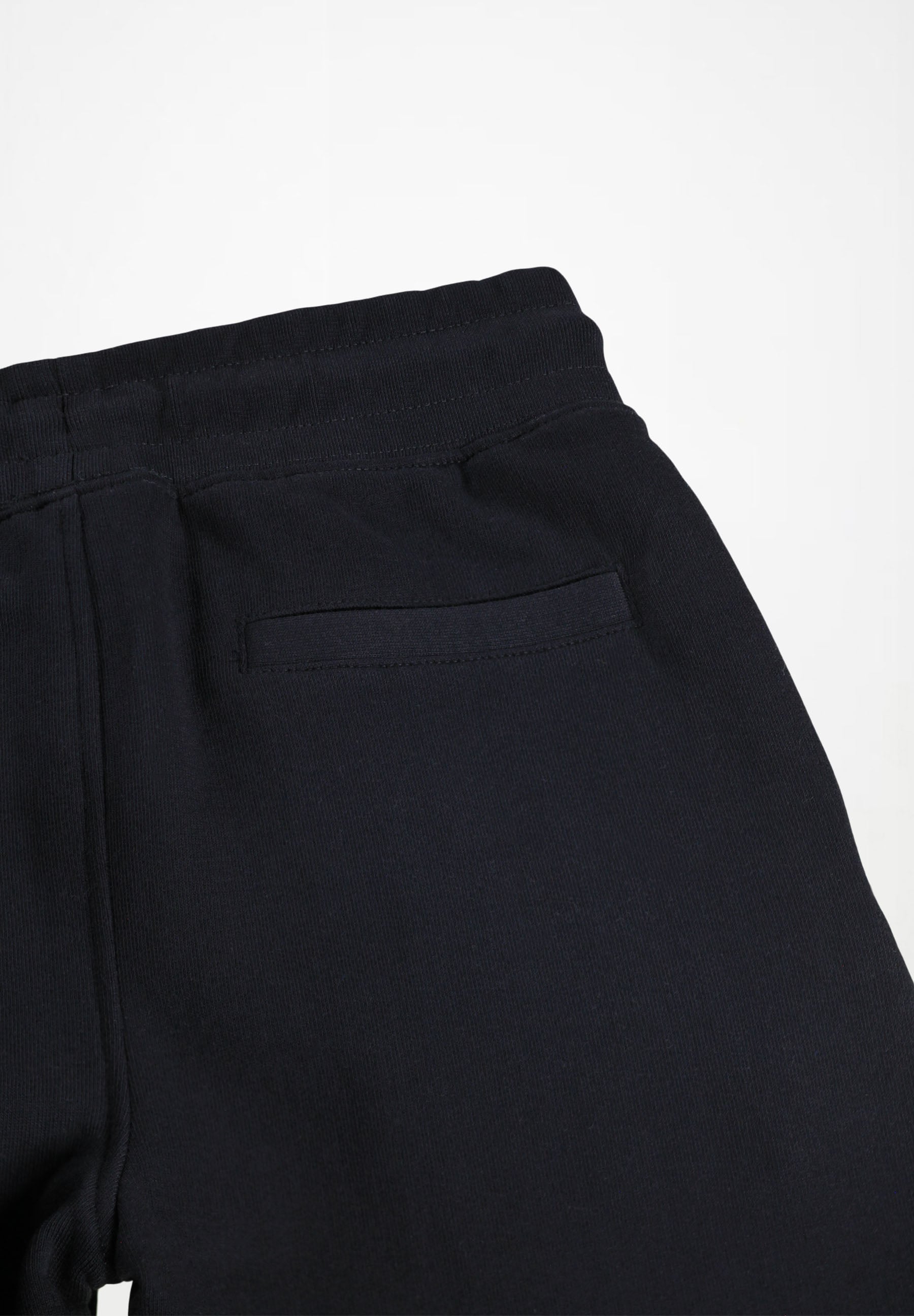 Alvar Black